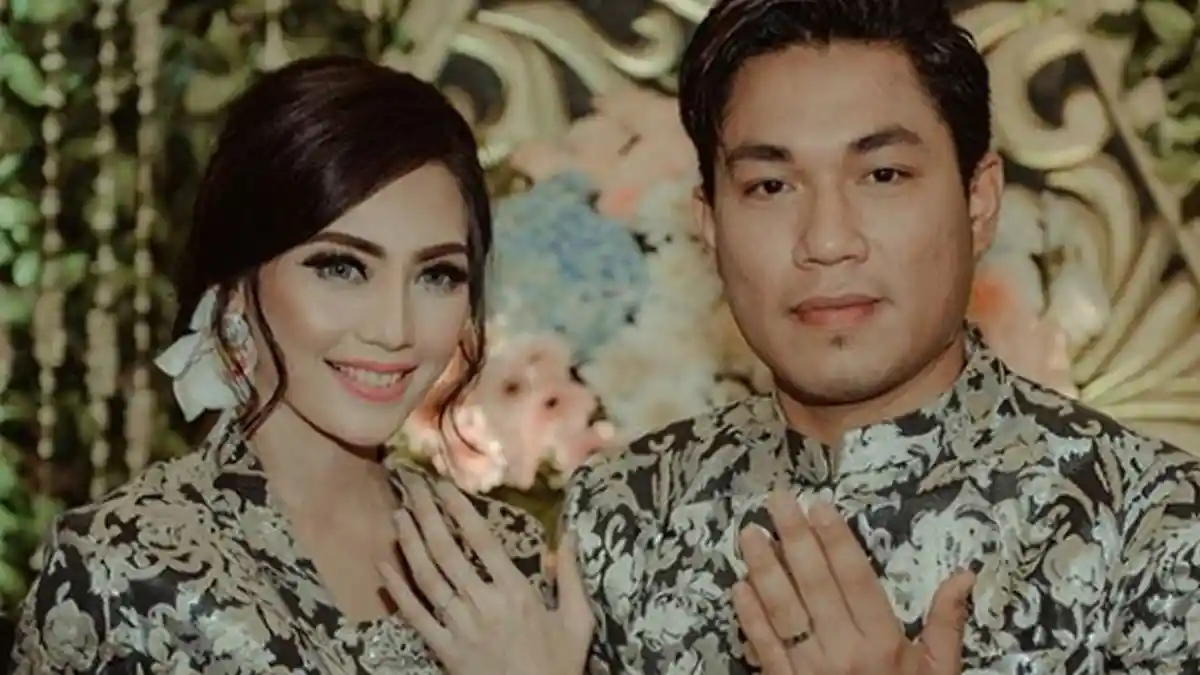 Jelang Hari Pernikahan, Inikah Busana yang Akan Dipakai Rizal Armada dan Monica Imas Nanti?