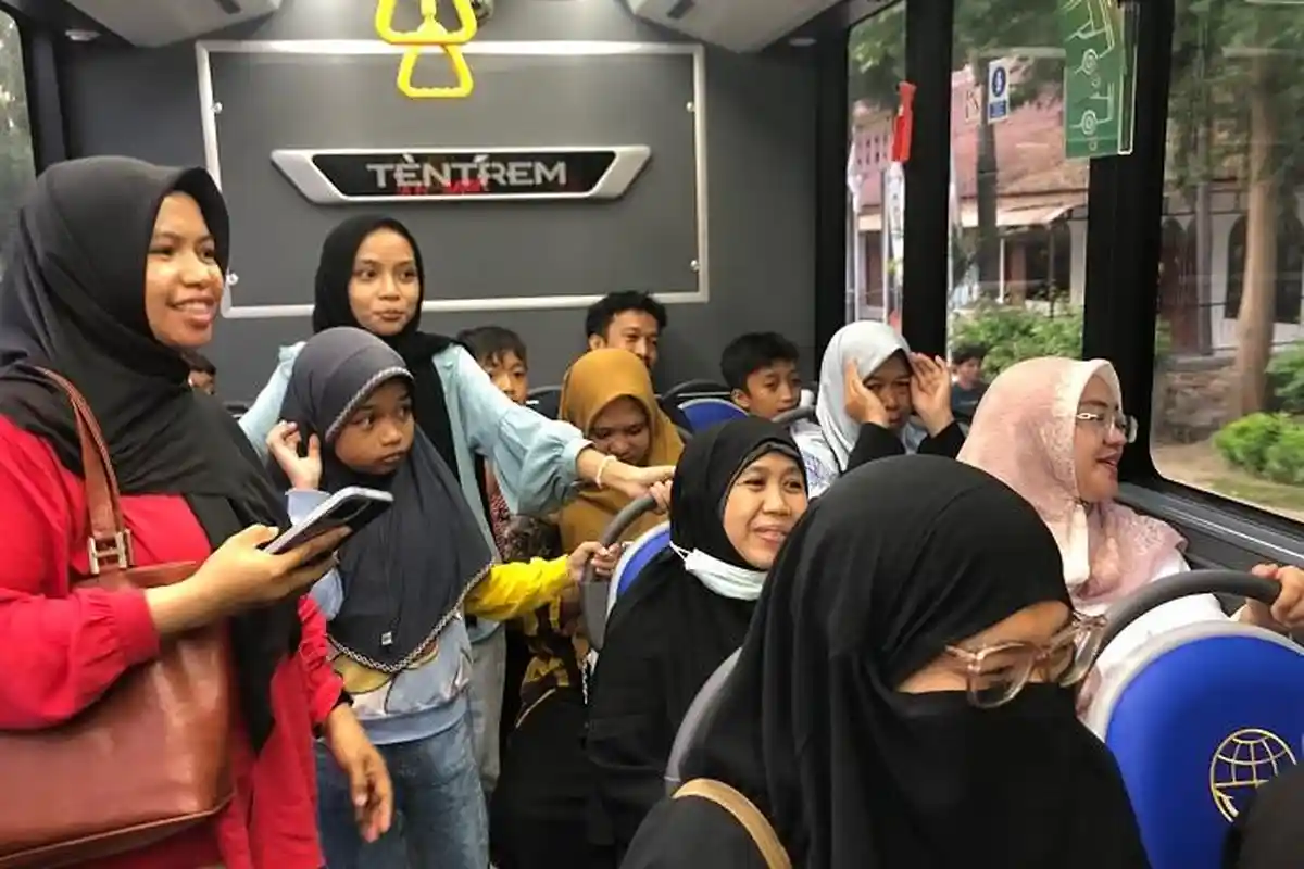 Puluhan Warga Palu Coba Bus Trans Palu, Begini Respon Mereka