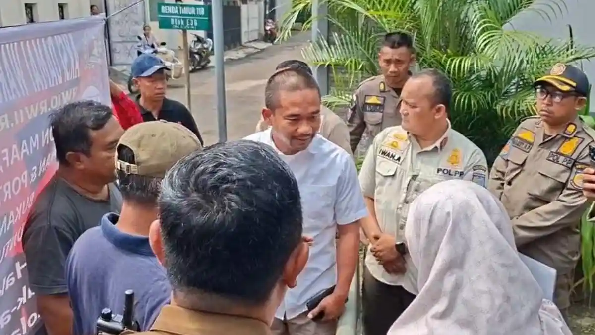 Akses Jalan ke SMAN 3 Kota Tangsel Ditutup Warga, Satpol PP Turun Tangan