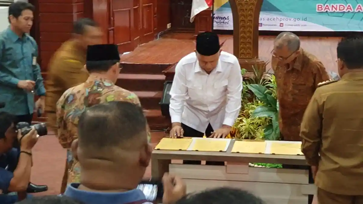 Disaksikan Ketua KPK, Sekda Aceh Teken Kerja Sama dengan DJP dan BPN Aceh