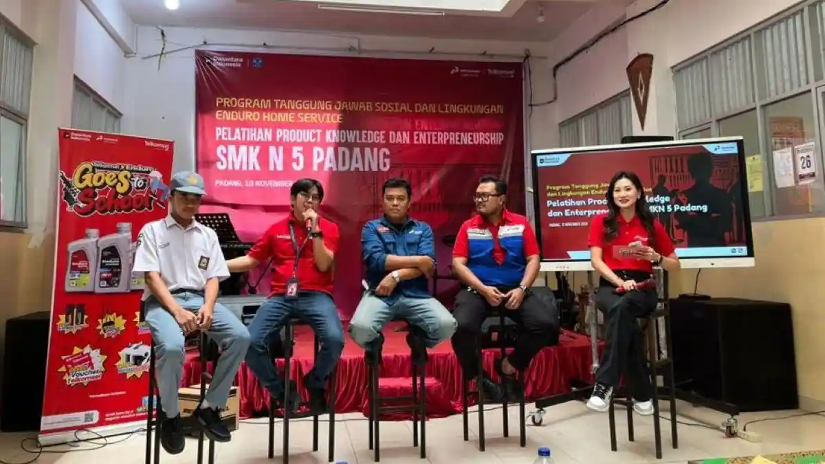 Kolaborasi Telkomsel–Pertamina Lubricants Hadirkan Program Goes to School Perdana di Sumatera