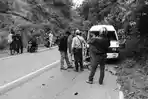 angkutan-penumpang-l-300-bertabrakan-dengan-minibus-toyota-avanza-di-kawasan-desa-krueng-simpo.jpg