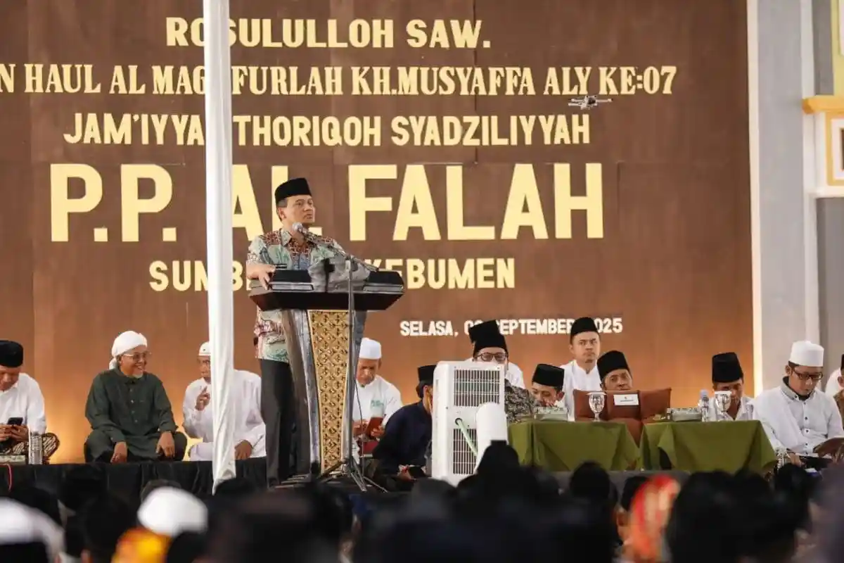 Gubernur Ahmad Luthfi Tegaskan Pondok Pesantren Berperan Penting dalam Menjaga Kedamaian