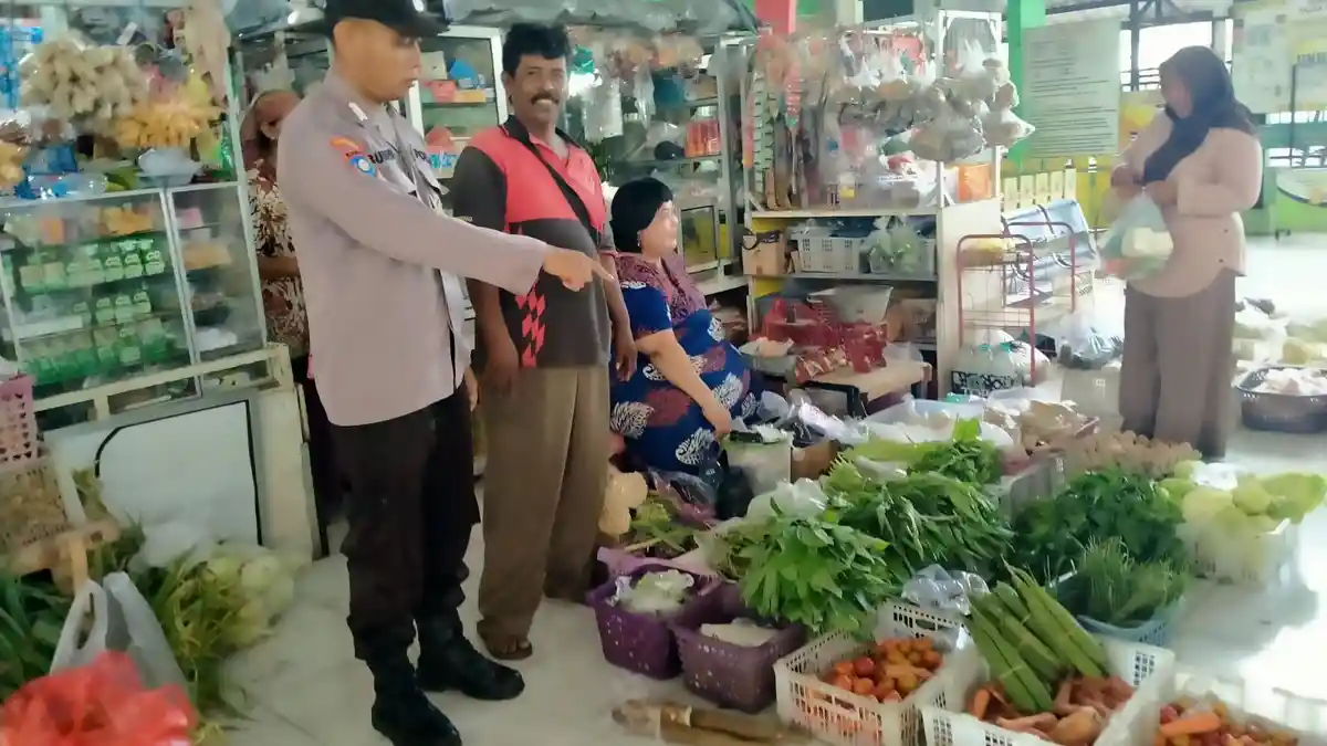 Belanja Gunakan Uang Palsu, Nenek di Situbondo Ditangkap Polisi