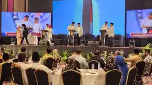 Suasana-saat-pelaksanaan-debat-publik-kontestan-Pilwako-Dumai-2024.jpg