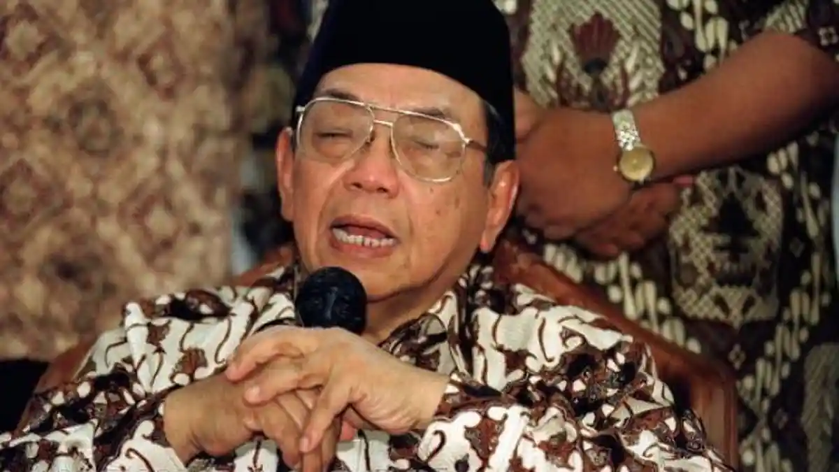 Gus Dur Ternyata Pernah Ingin Bubarkan DPR dan MPR, Alasannya Karena Hal Sepele Ini