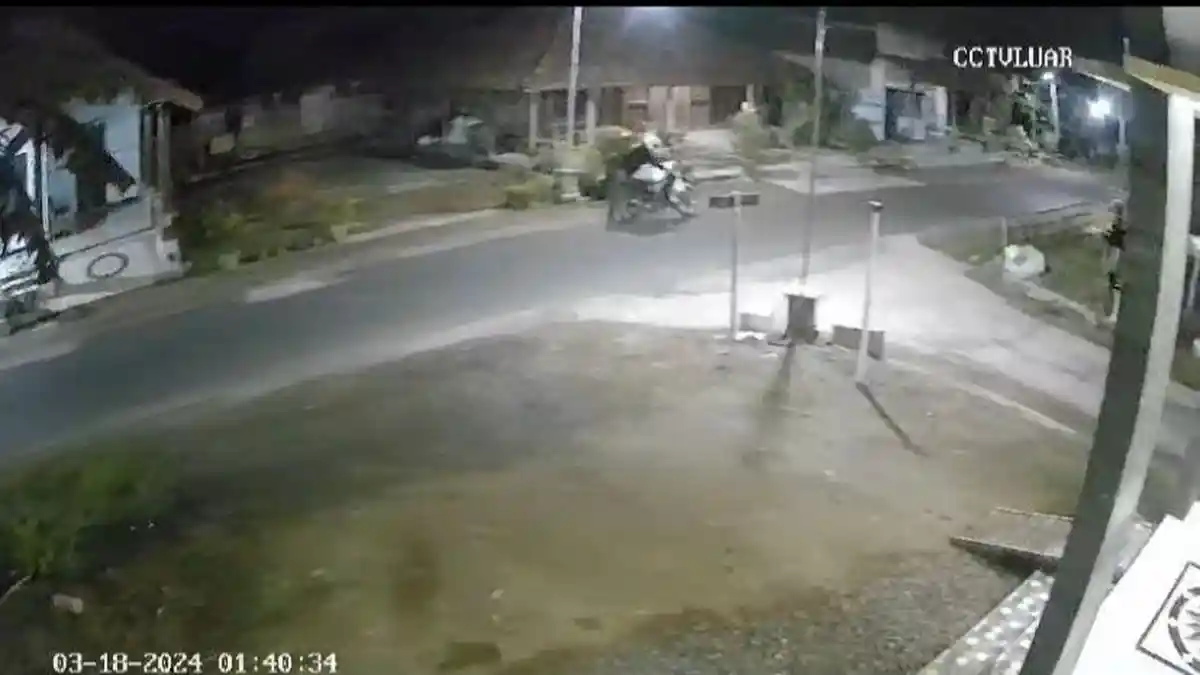 Maling Curi 4 Karung Gabah di Ponorogo, Aksinya Terekam CCTV