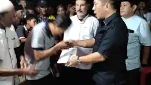 Bupati-Karawang-Aep-Syaepuloh-menyebutkan-santunan-diberikanss.jpg