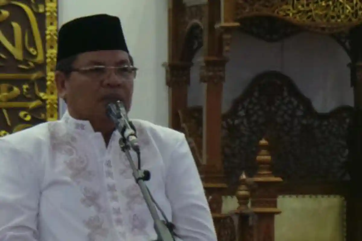 Bupati Balangan Bantu Rp 50 Juta dan Janji Jamin Iuran Listrik dan PDAM Masjid di Awayan