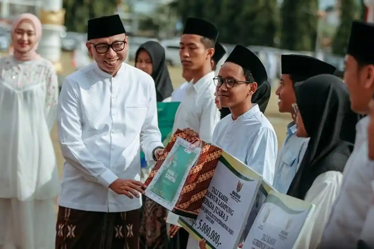 Bukan Hanya Kitab Kuning, Gubernur Lampung Ingin Santri Kuasai Teknologi   