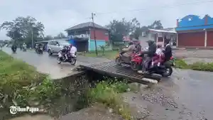 30072024-Jembatan_Rusak_di_Wamena.jpg