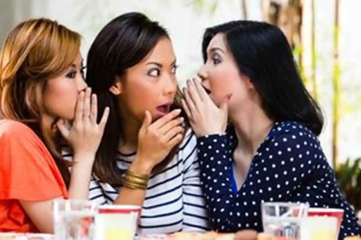 12 Ciri-ciri Tetangga Menyebalkan, Apa Kamu Termasuk?