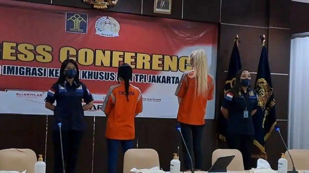 Imigrasi Tangkap 2 WNA Pelaku Prostitusi Online, Pasang Tarif 1.000 Dolar AS Sekali Kencan
