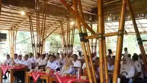 PERTEMUAN-Sejumlah-kepala-desa-di-Magetan-menggelar-Halal-Bi-Halal.jpg