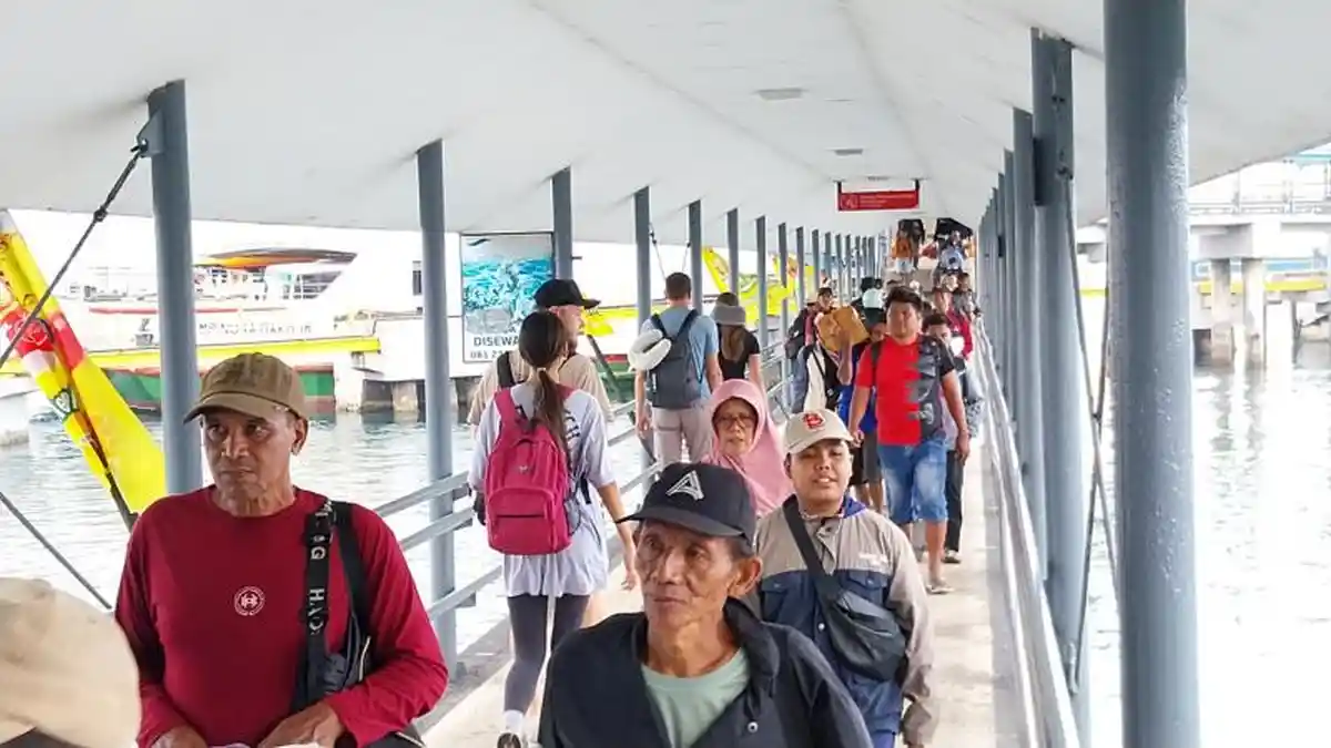 Mudik Bali–Jawa Membludak, Pelabuhan Gilimanuk Macet Berjam-jam
