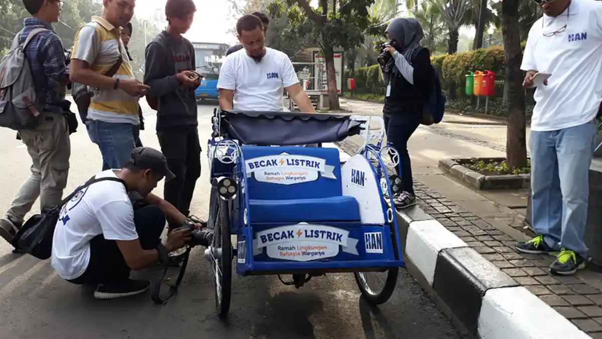 Ini Dia Prototipe Becak Listrik Sumbangan Hanafi Rais