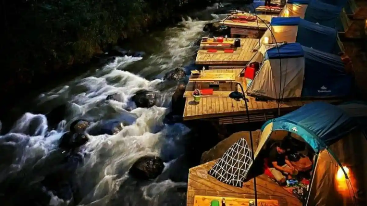 Tempat Wisata di Bandung, Berkemah di Tepi Sungai Ala Pineus Tilu Riverside Camping
