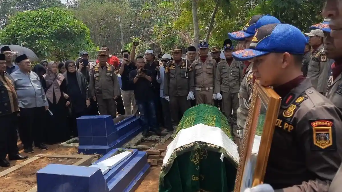 Mantan Jaksa Agung HM Prasetyo Kehilangan Sosok Sang Adik Eks Bupati Lamteng