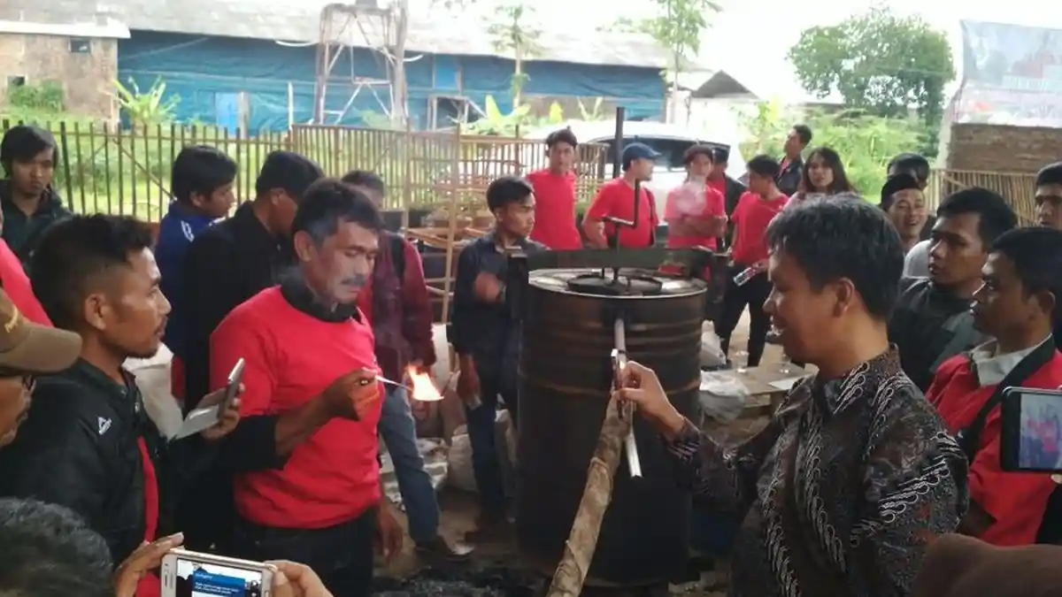 Hebat! Koperasi Ini Ubah Sampah Jadi BBM yang Hampir Setara Premium, Bisa untuk Motor