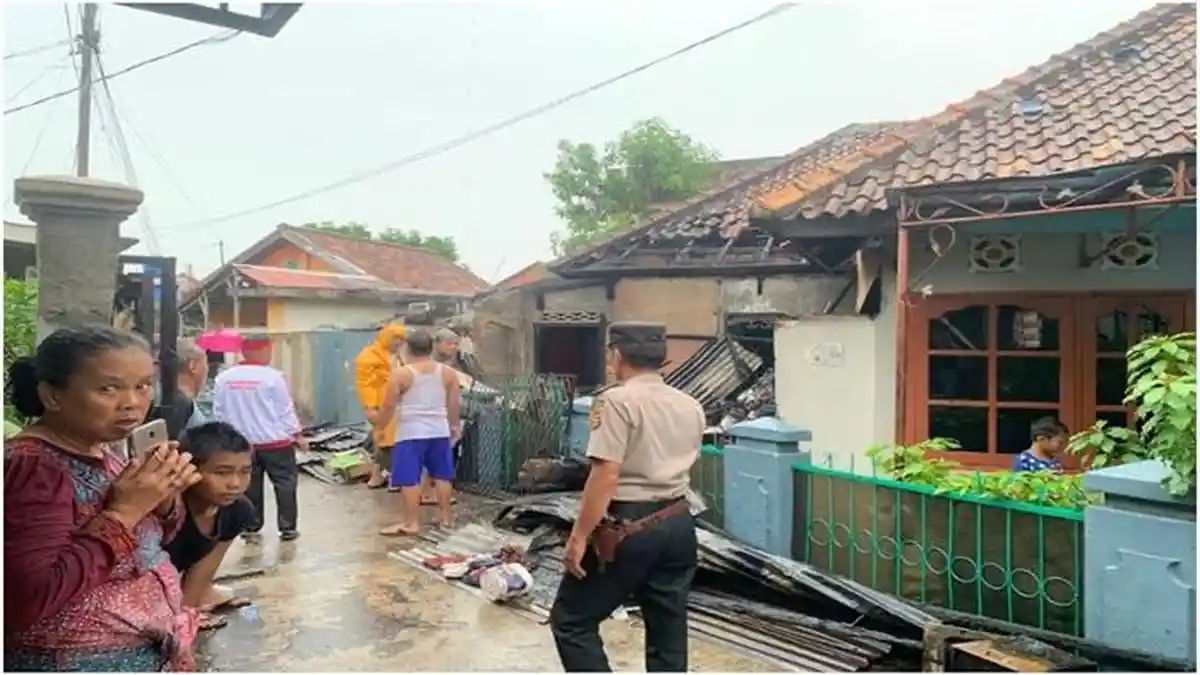Kebakaran di Jalan Talang Kerangga Palembang Sabtu Pagi, 1 Rumah Hangus, Polisi Selidiki Penyebab