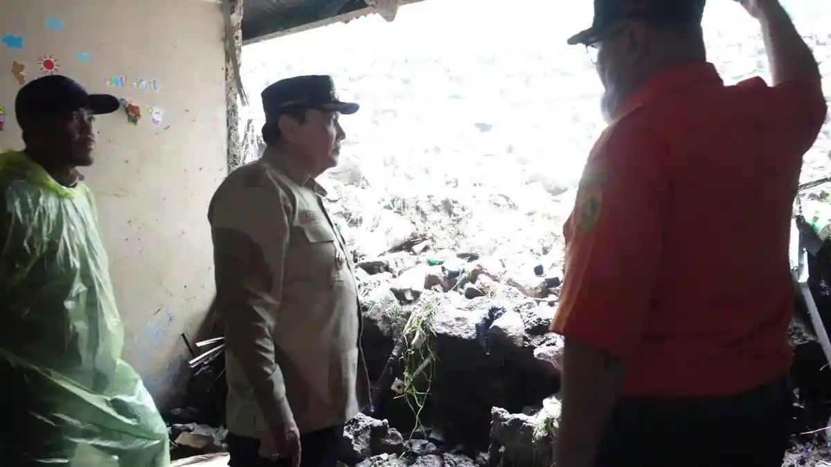 Tinjau Warga Puncak yang Terdampak Banjir, Pemkab Bogor Bakal Bantu Perbaiki Rumah Rusak