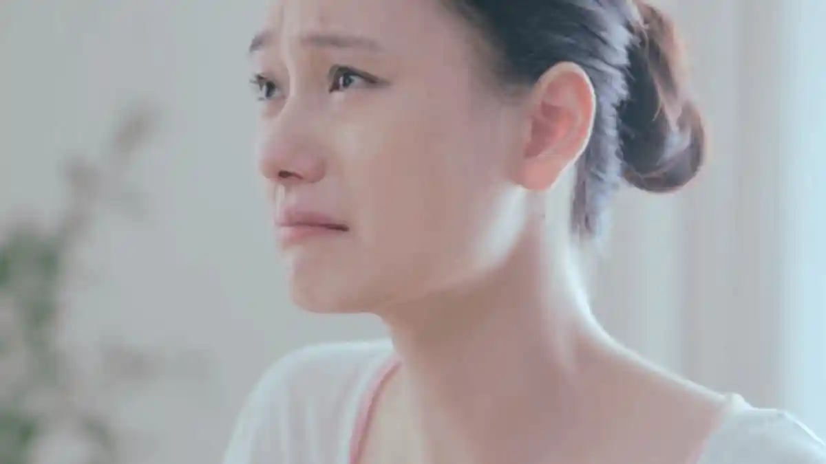 Sehabis Nangis Wajah Sembab, Jelek & Kepala Pusing, Yuk ! Bikin Kembali Cantik Dengan Tips Berikut