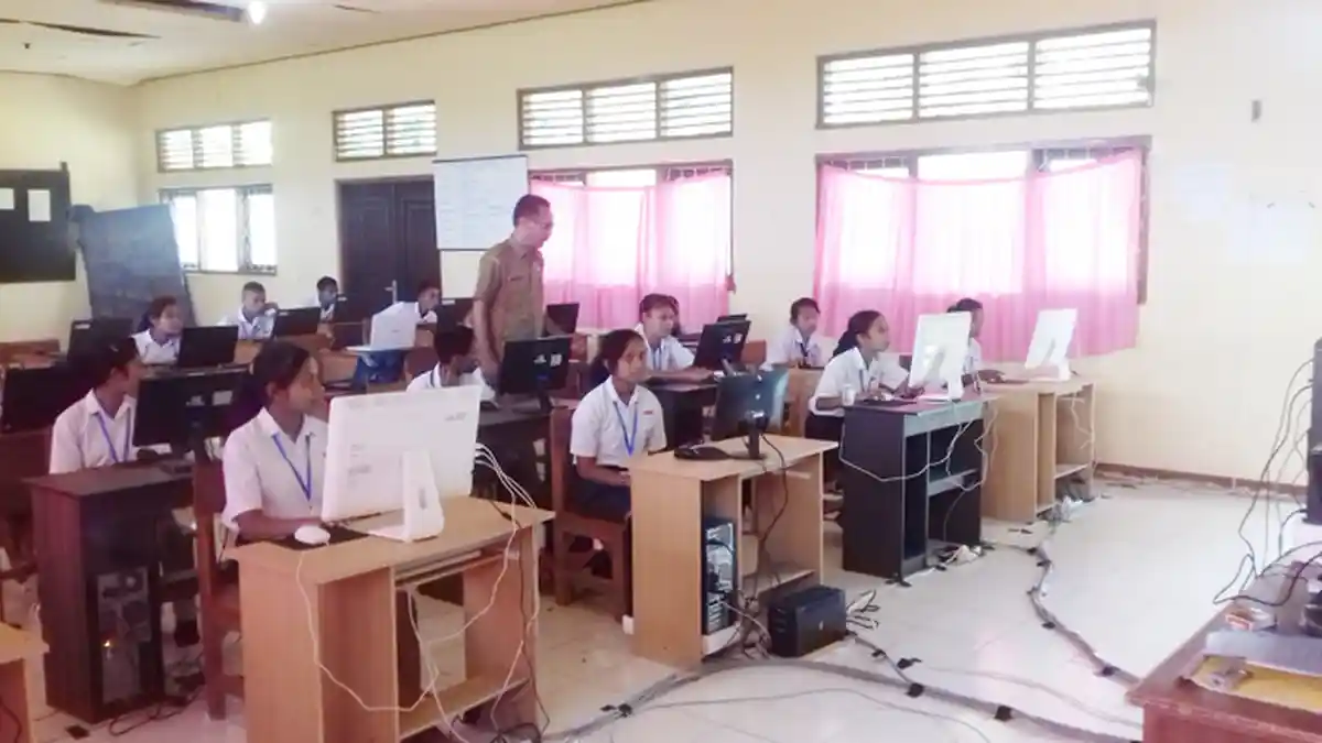 80 Siswa SMP Negeri 1 Aesesa Selatan di Nagekeo Ikut Simulasi UNBK