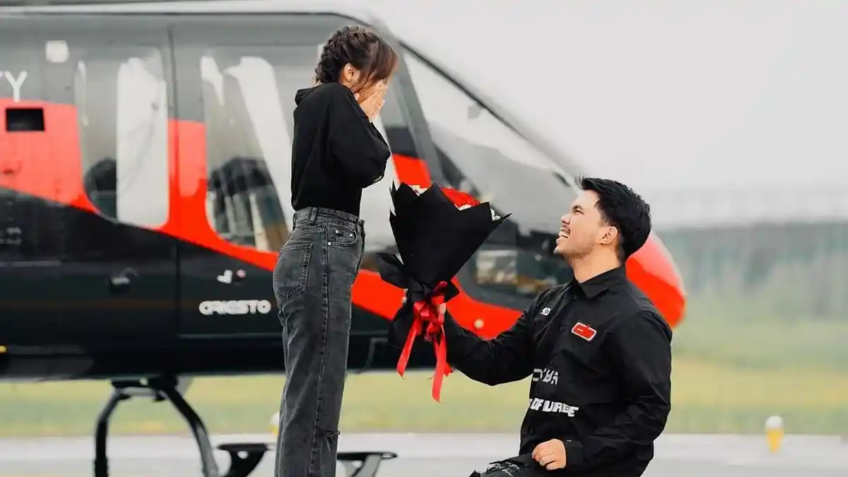 HEBOH Thariq Halilintar Unggah Foto Bareng Fuji dengan Caption Alhamdulilah, Lamaran Diterima?