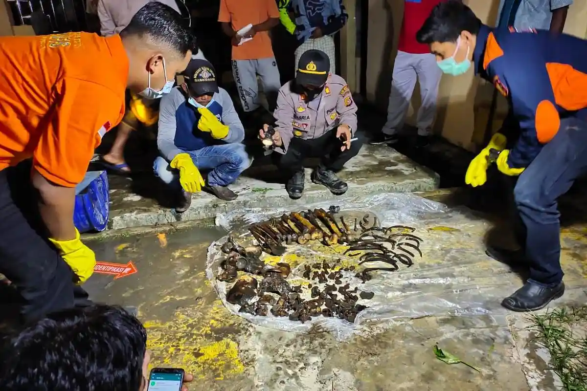 Ini Identitas Kerangka Manusia Ditemukan Terbalut Mukena, Diduga Ayah & Anak yang Raib Saat Konflik