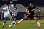 Duel Antara Persela Lamongan vs PSM Makassar Imbang 1-1