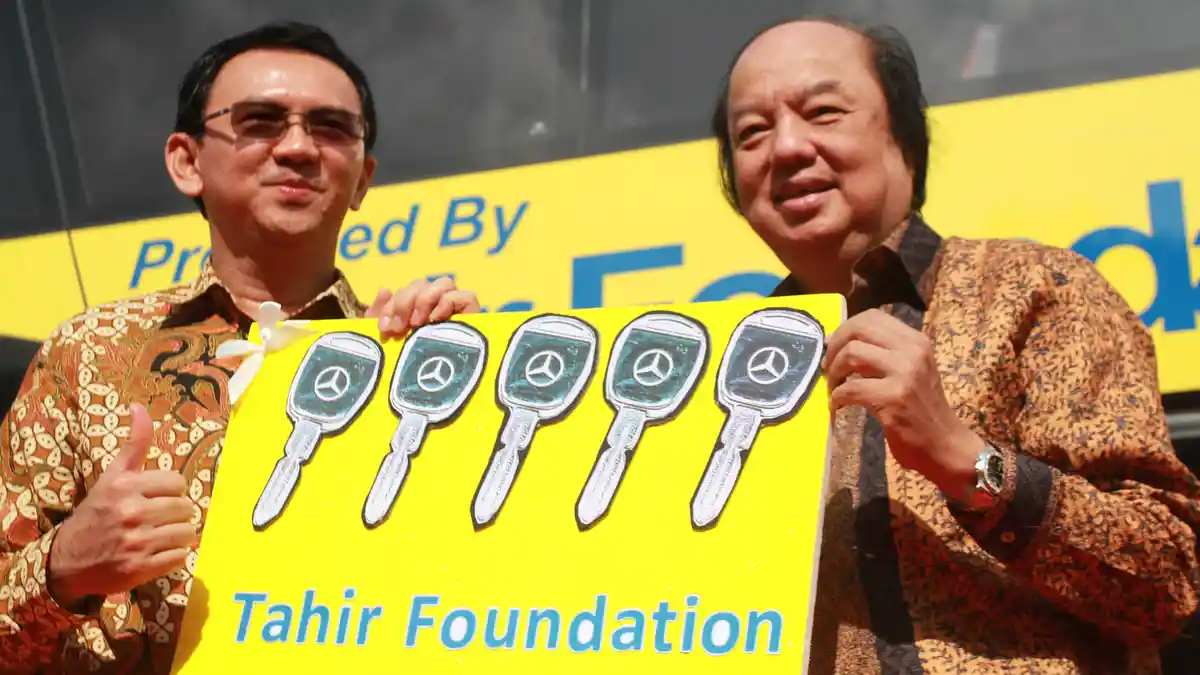 Ahok Ngotot Loloskan Bus Sumbangan Tahir
