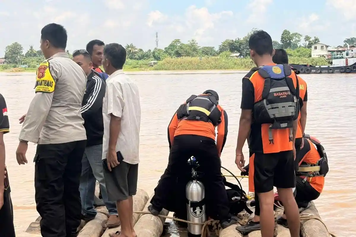 Seorang ABK Terjatuh dari Kapal di Pelabuhan Pasir, Basarnas Jambi Lakukan Pencarian