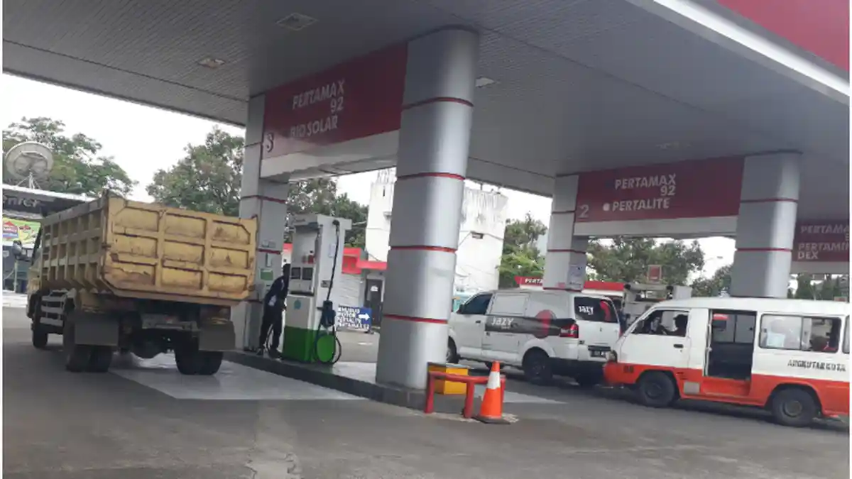 Solar Langka di Ciamis, Puluhan Bus Terpaksa 'Dikandangkan'