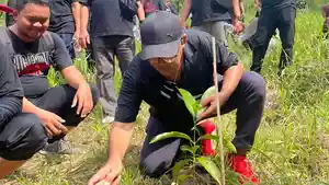 Ketua-DPRD-Kota-Yogya-Tanam-10-Pohon-Pronojiwo-di-Lereng-Merapi-Ternyata-Ada-Pesan-Mendalamnya.jpg