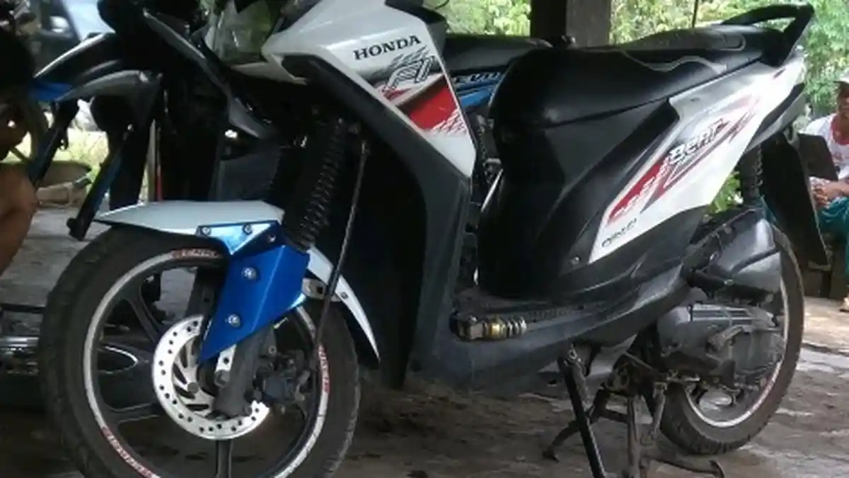 Selesai Mandi, Karyawan Ini Kehilangan Motor di Parkiran Indekos