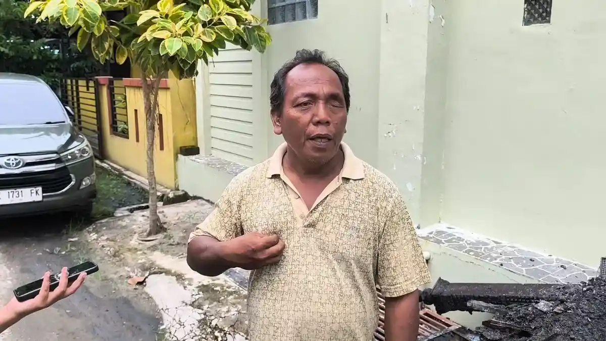 Security Ceritakan Detik-Detik Kebakaran di Rumah Hakim Khamozaro Waruwu: Ada Rumah Berasap
