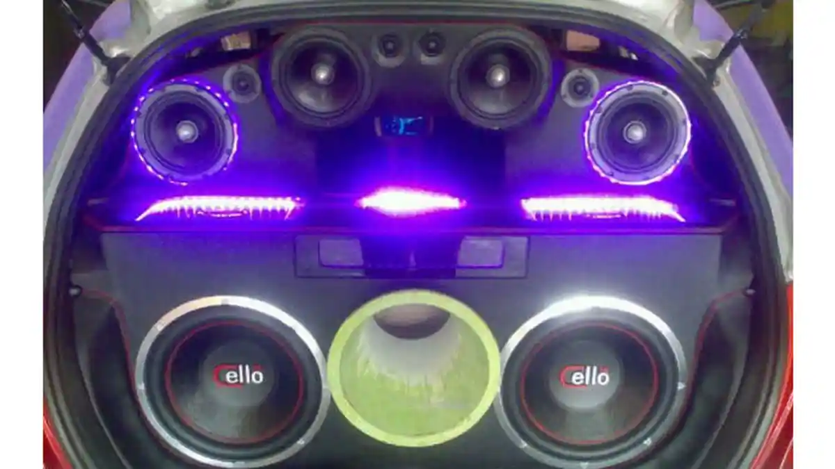 Suara Jernih Hingga Delapan Meter dengan Modifikasi Sistem Audio Mobil SQL