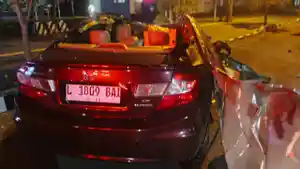 civic-tabrak-belakang-fuso.jpg