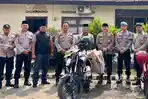 Kapolsek Seputih Banyak Bantu Warga Kurang Mampu di Kampung Sri Budaya