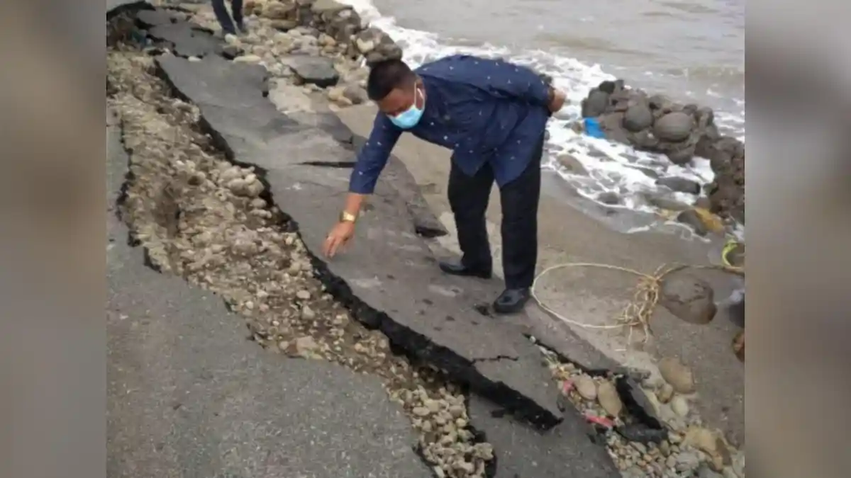 Talud Rp6,6 Miliar di Pantai Merpati Bulukumba Roboh Lagi