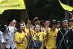 Kemeriahan Pendukung Saat Pendaftaran di KPU