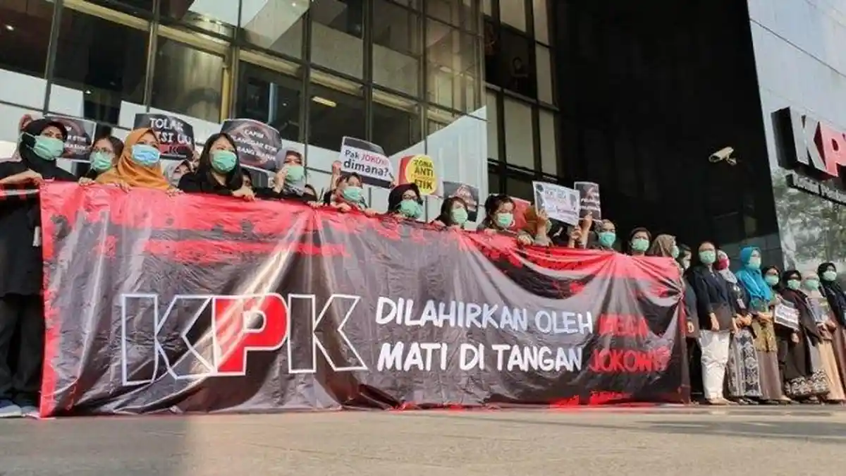 BANDINGKAN Jokowi Cepat Tangani Pungli Tanjung Priuk tapi Ogah Campuri TWK, 56 Pegawai KPK Dipecat