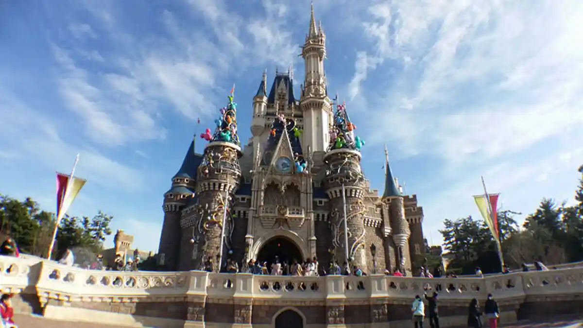 Kabar Hoax Disneyland Akan Dibangun di Boyolali, Begini Komentar Istana dan Walt Disney Company