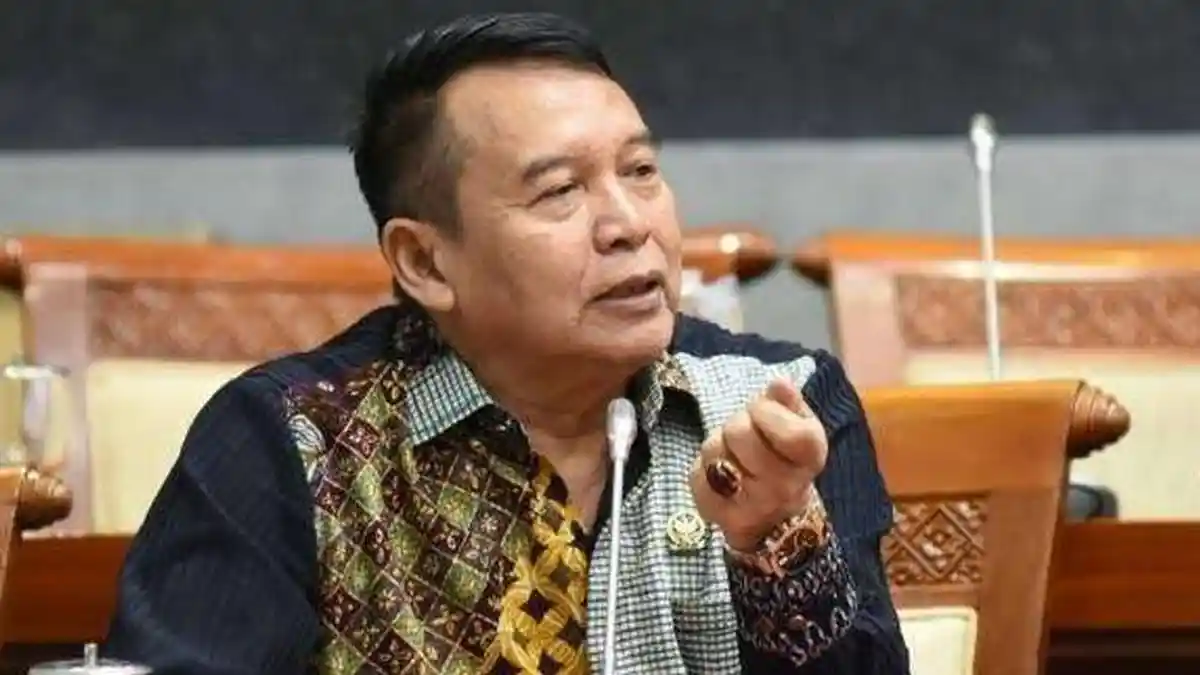 PDIP Usul Pasal TNI Bisa Pensiun Usia 65 Tahun Dikaji Ulang
