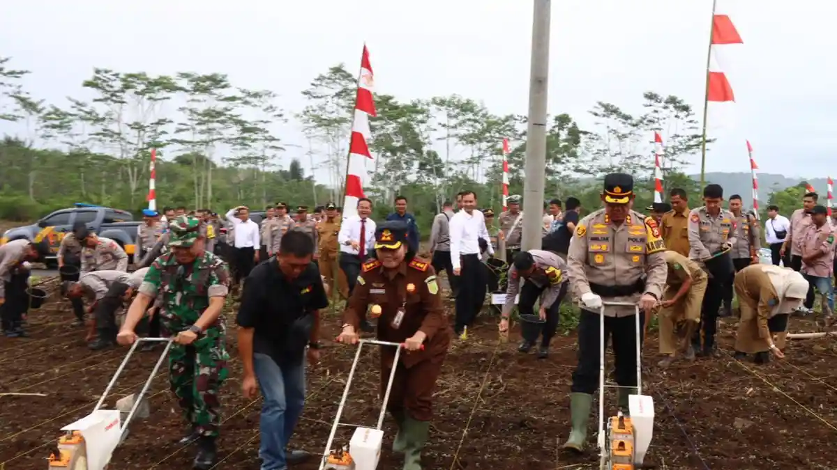 Dukung Ketahanan Pangan, Polres Lebong Bengkulu Kembali Tanam Jagung
