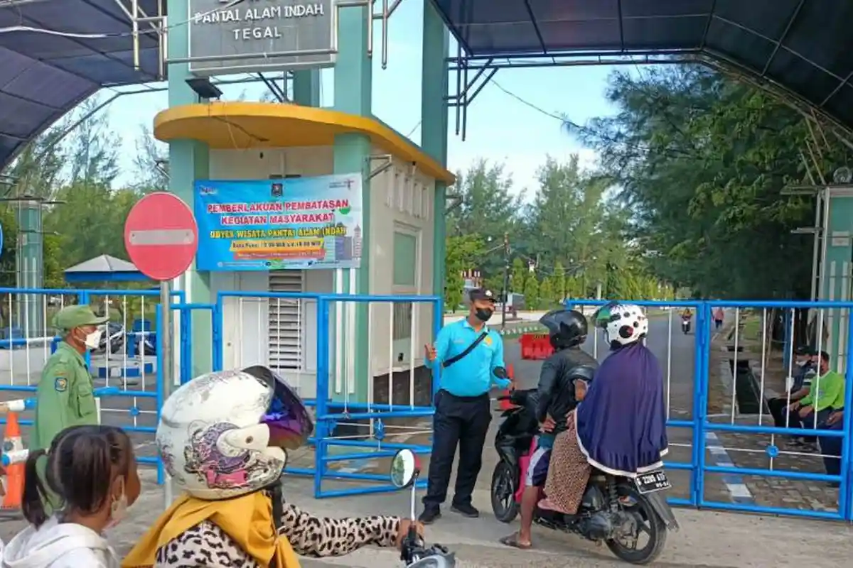 Warga Tegal Kecele, Antre Jam 06.00 Objek Wisata PAI Dibuka Jam 10.00, Maman: Aturan PPKM Level 4