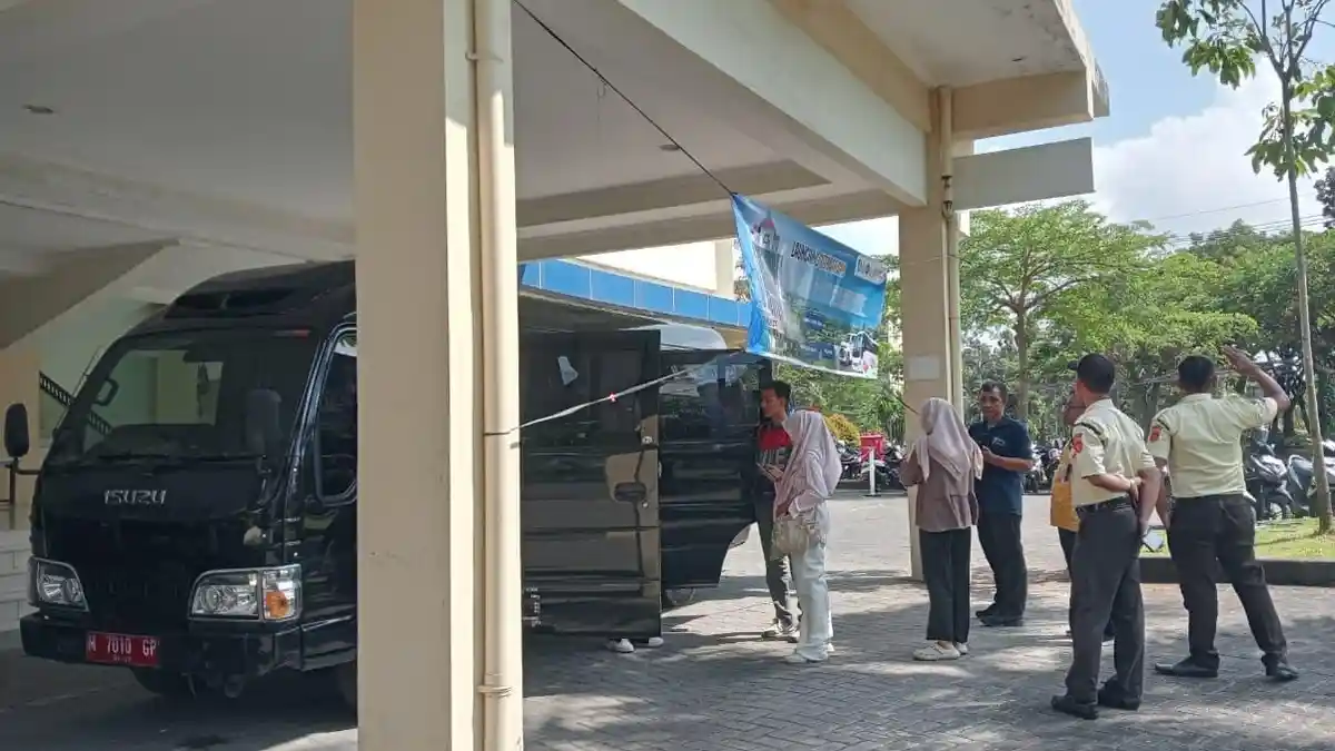 Shuttle UTM Terintegrasi Bus Trans Jatim, Antar Dosen & Mahasiswa dari Luar Madura