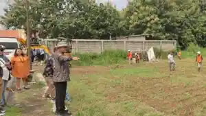 Wali-Kota-Madiun-Maidi-bersama-jajaran-saat-meninjau-lahan-di-Kelurahan-Banjarejo.jpg