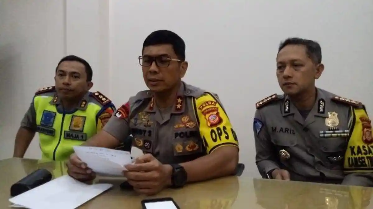 Pengakuan Saksi: Sopir Bus Tiba-tiba Diserang Penumpang Hingga Bus Oleng dan Tabrak Kendaraan Lain