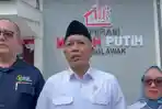 Foto-Menteri-Koperasi-Ferry-Juliantono-tengah.jpg